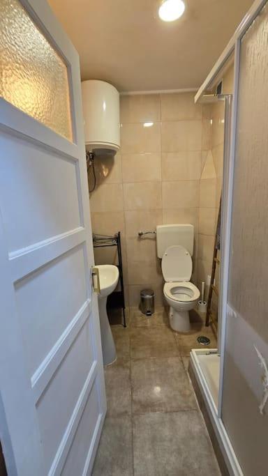 Apartamento Cave -1 Estudio Inteiro No Areeiro Em *