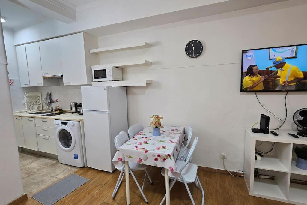 Cave -1 Estudio Inteiro No Areeiro Em Apartment Lisbon