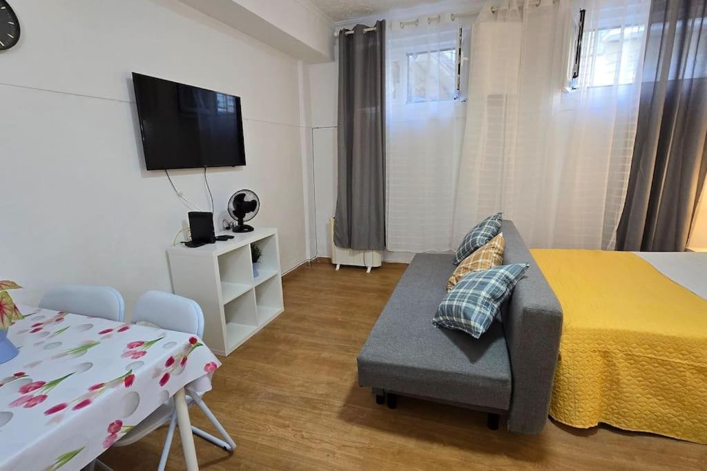 Apartamento Cave -1 Estudio Inteiro No Areeiro Em Lisboa